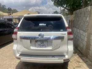 Toyota Land Cruiser Prado 2018 White