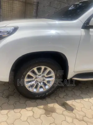Toyota Land Cruiser Prado 2018 White