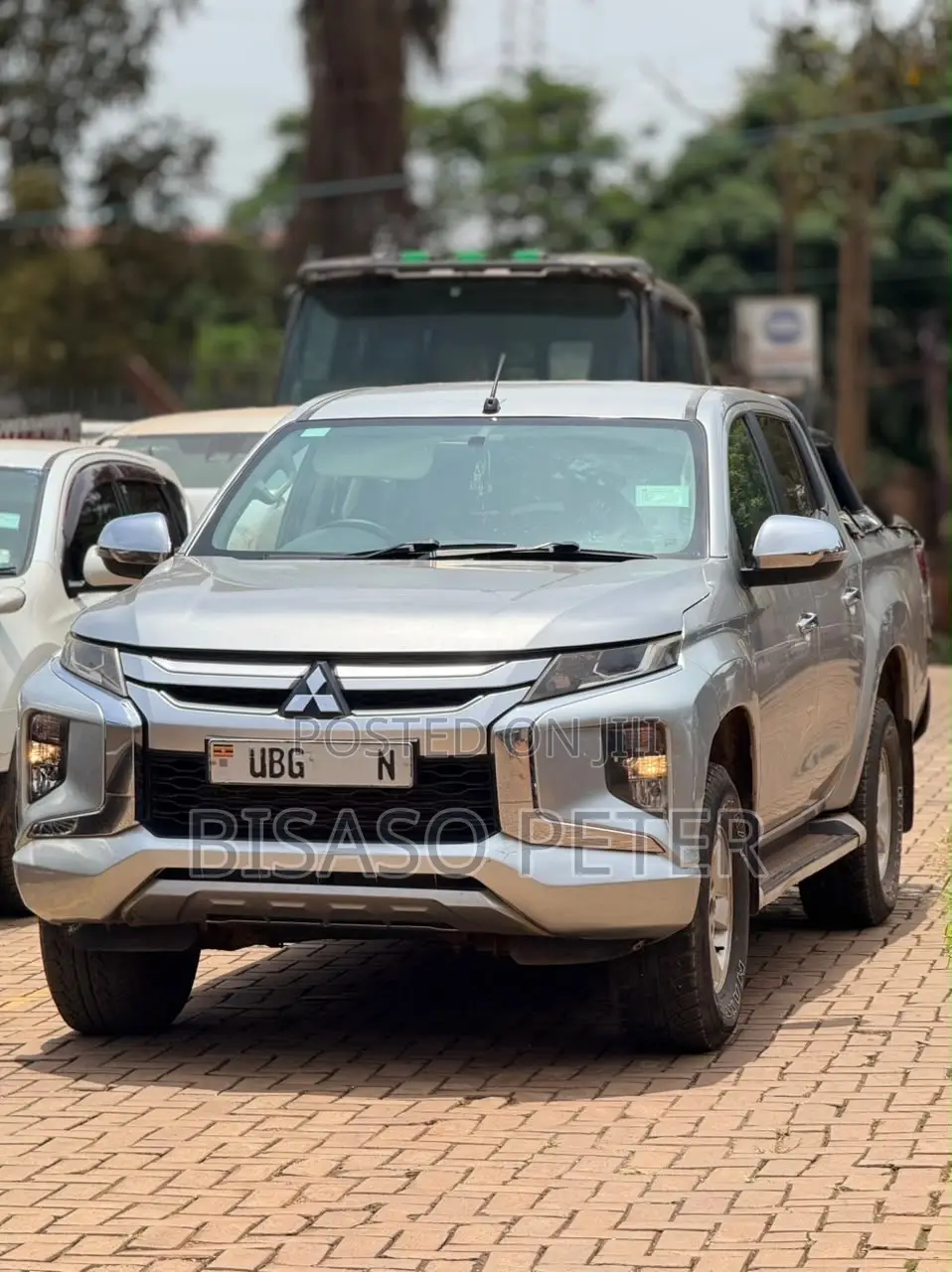 Mitsubishi L200 2022 Silver