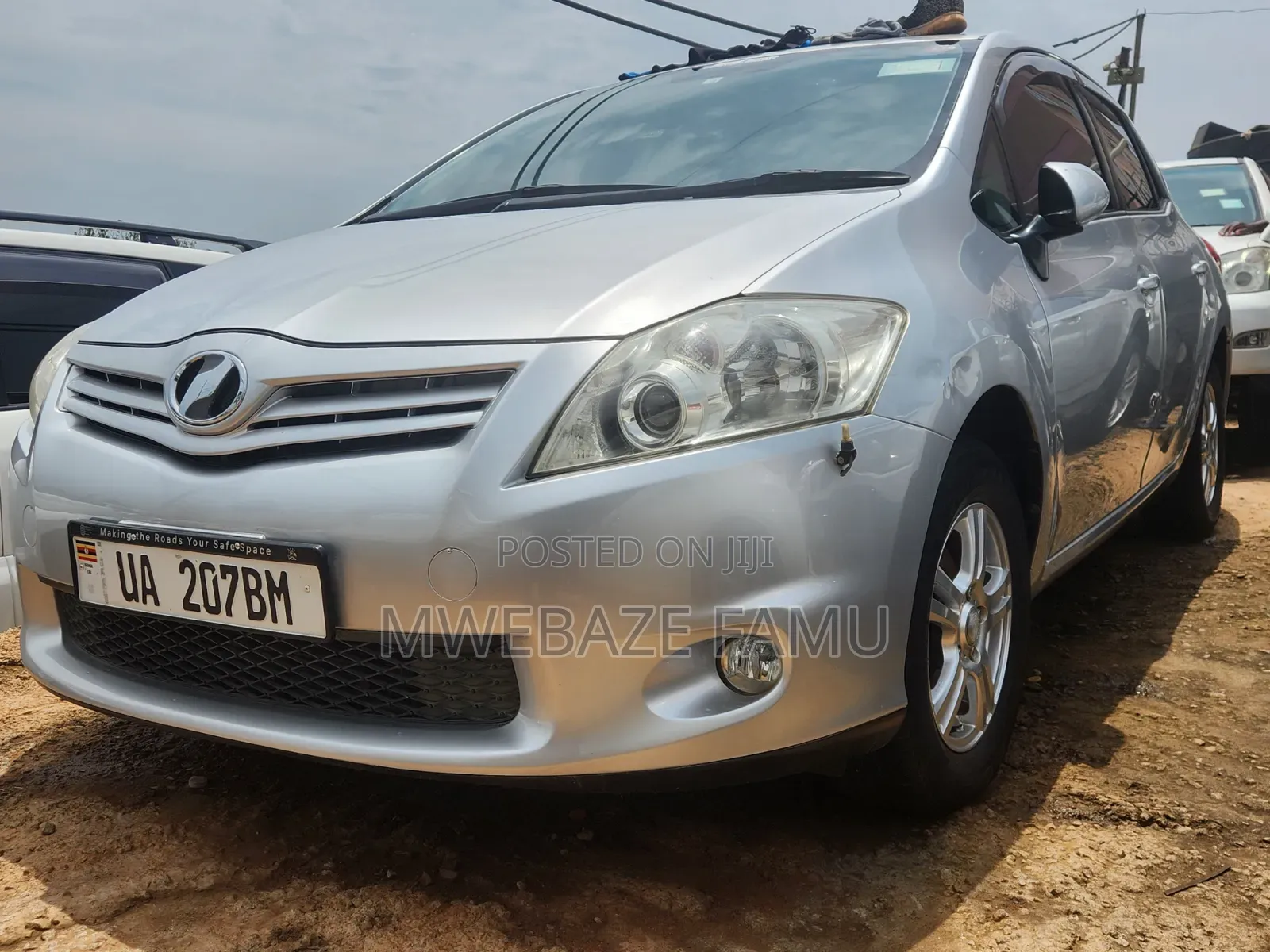 Toyota Auris 2011 Silver