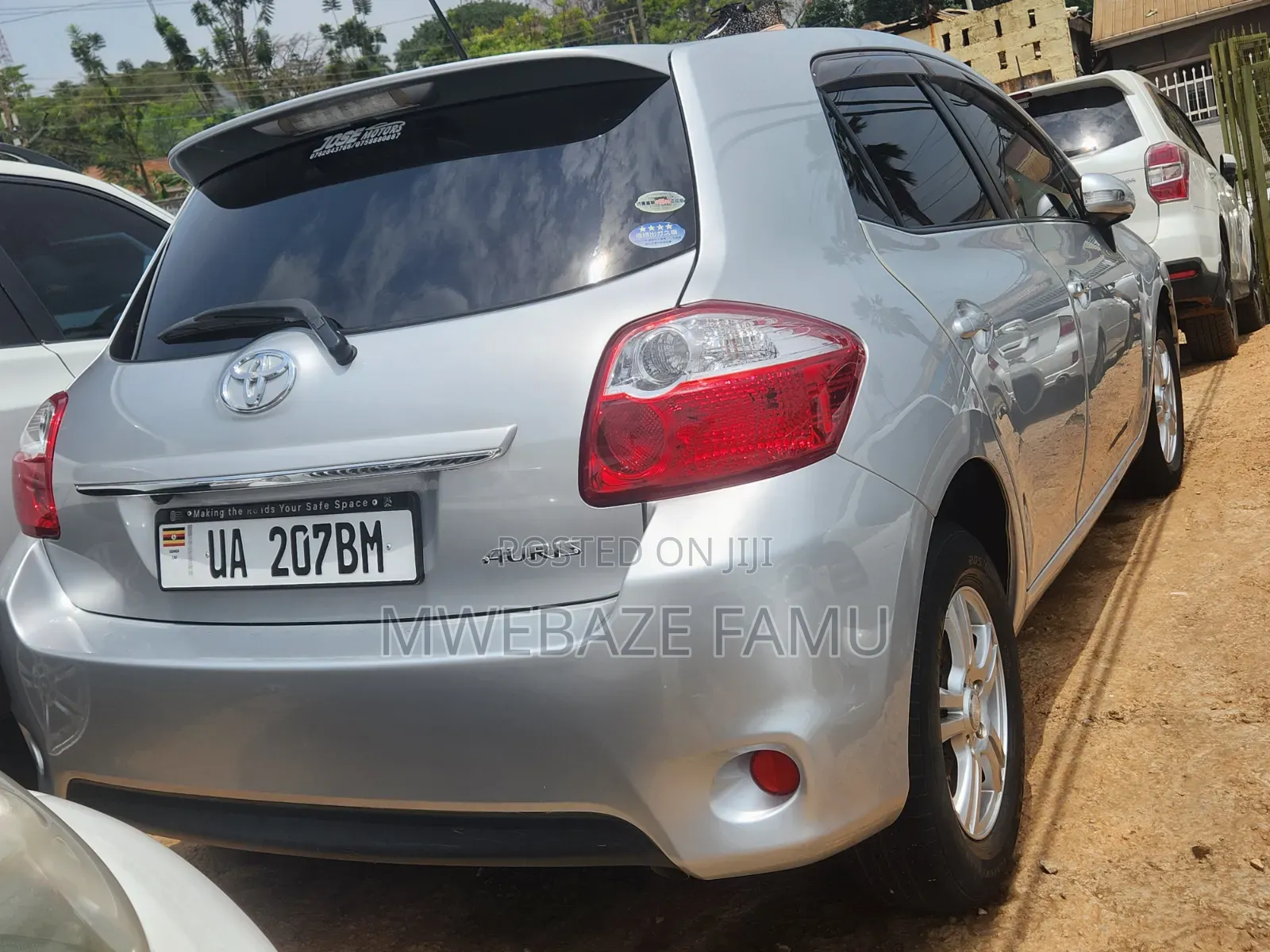 Toyota Auris 2011 Silver