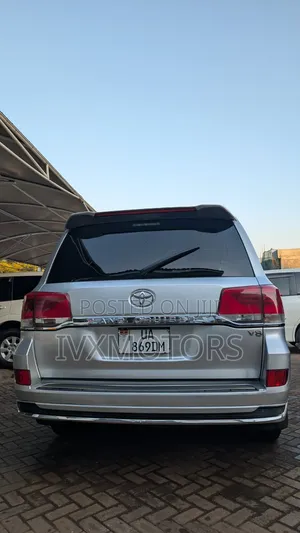 Toyota Land Cruiser 4.5 V8 TD STD 2010 Silver