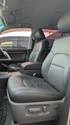 Toyota Land Cruiser 4.5 V8 TD STD 2010 Silver