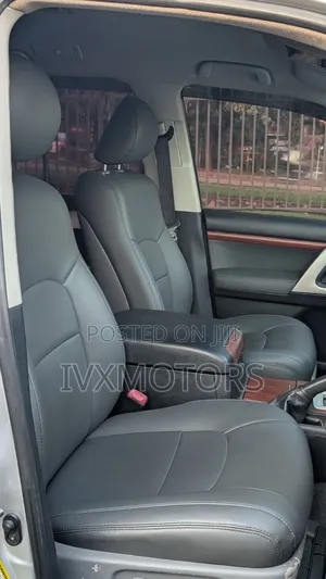 Toyota Land Cruiser 4.5 V8 TD STD 2010 Silver