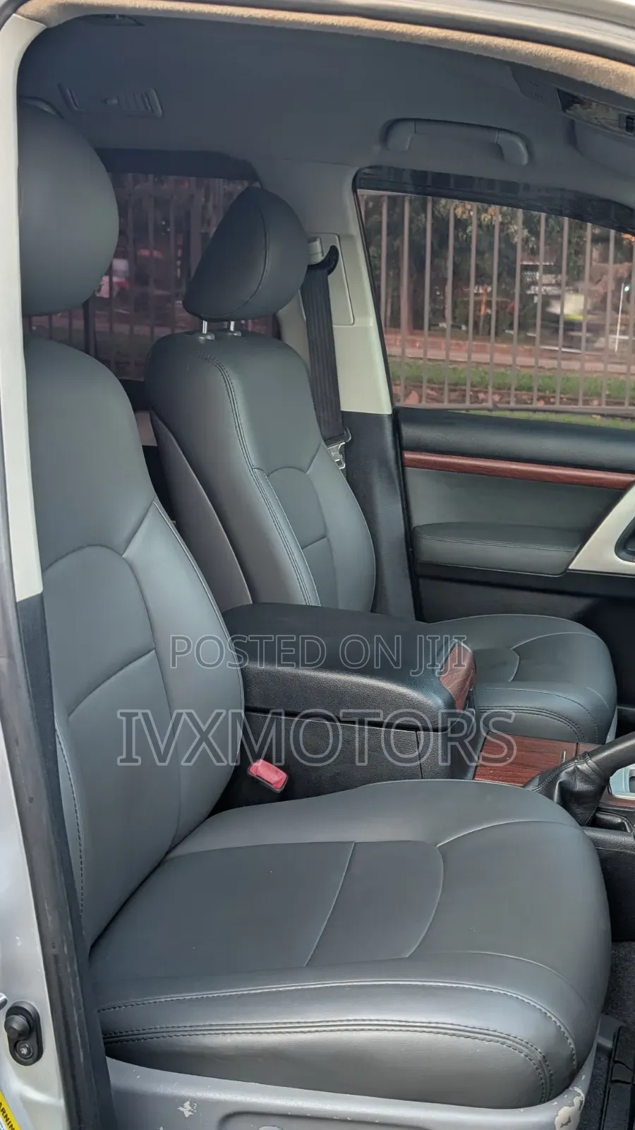 Toyota Land Cruiser 4.5 V8 TD STD 2010 Silver