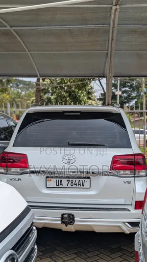 Toyota Land Cruiser 4.5 V8 VXR 2017 White