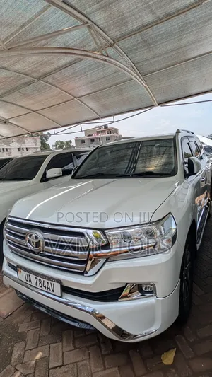 Toyota Land Cruiser 4.5 V8 VXR 2017 White