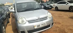 Toyota Sienta 2008 Silver