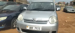 Toyota Sienta 2008 Silver