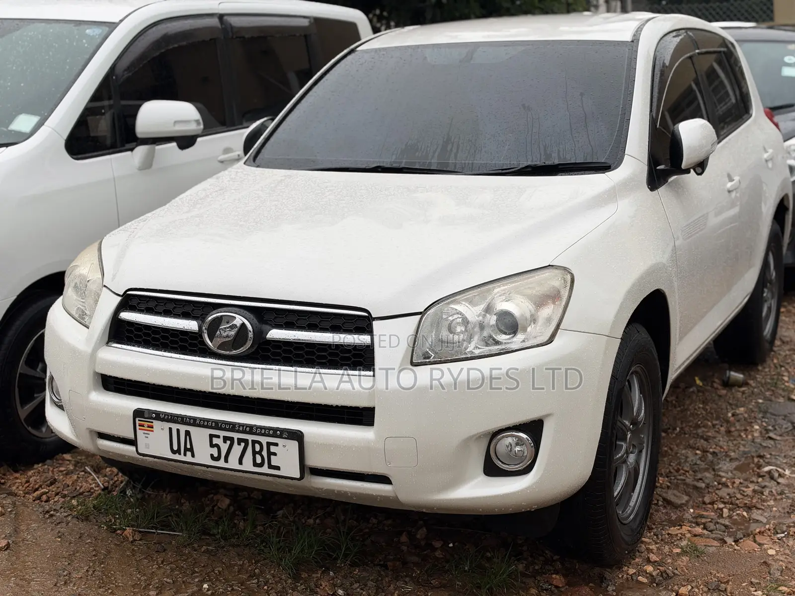 Toyota RAV4 2011 Off white