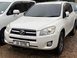 Toyota RAV4 2011 Off white
