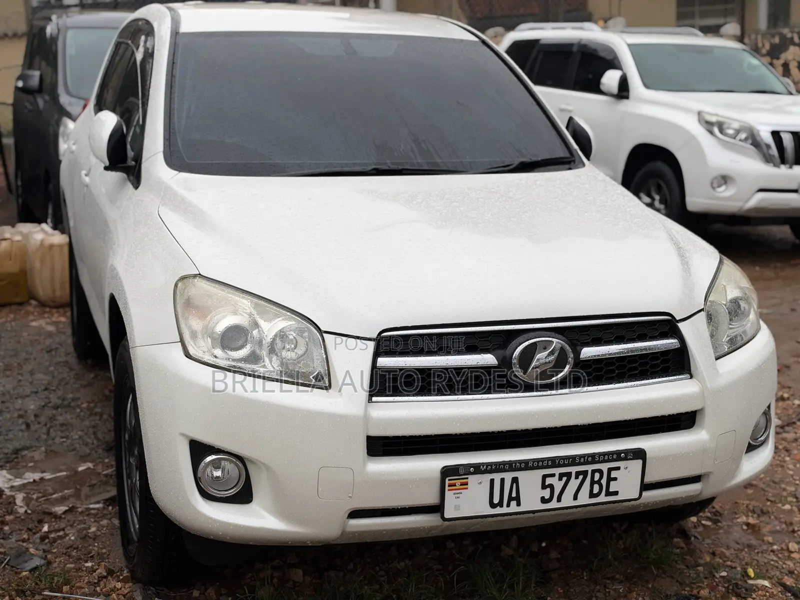 Toyota RAV4 2011 Off white