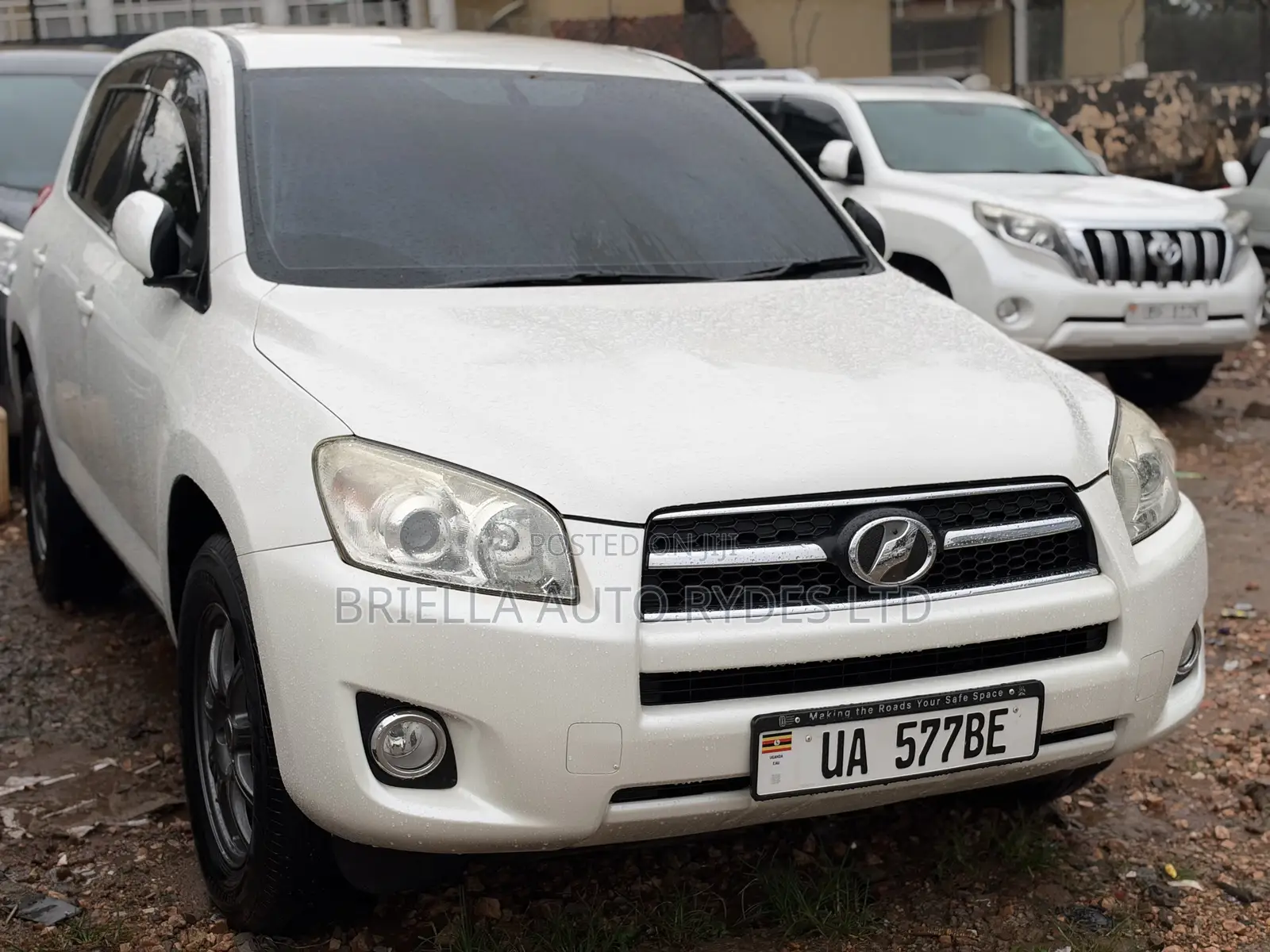 Toyota RAV4 2011 Off white