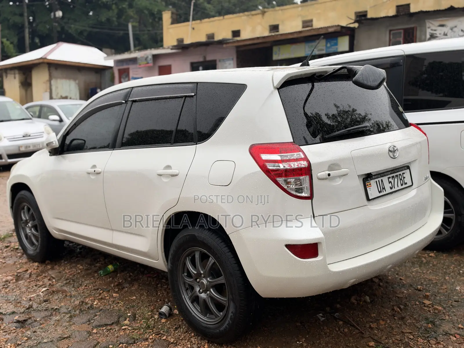 Toyota RAV4 2011 Off white