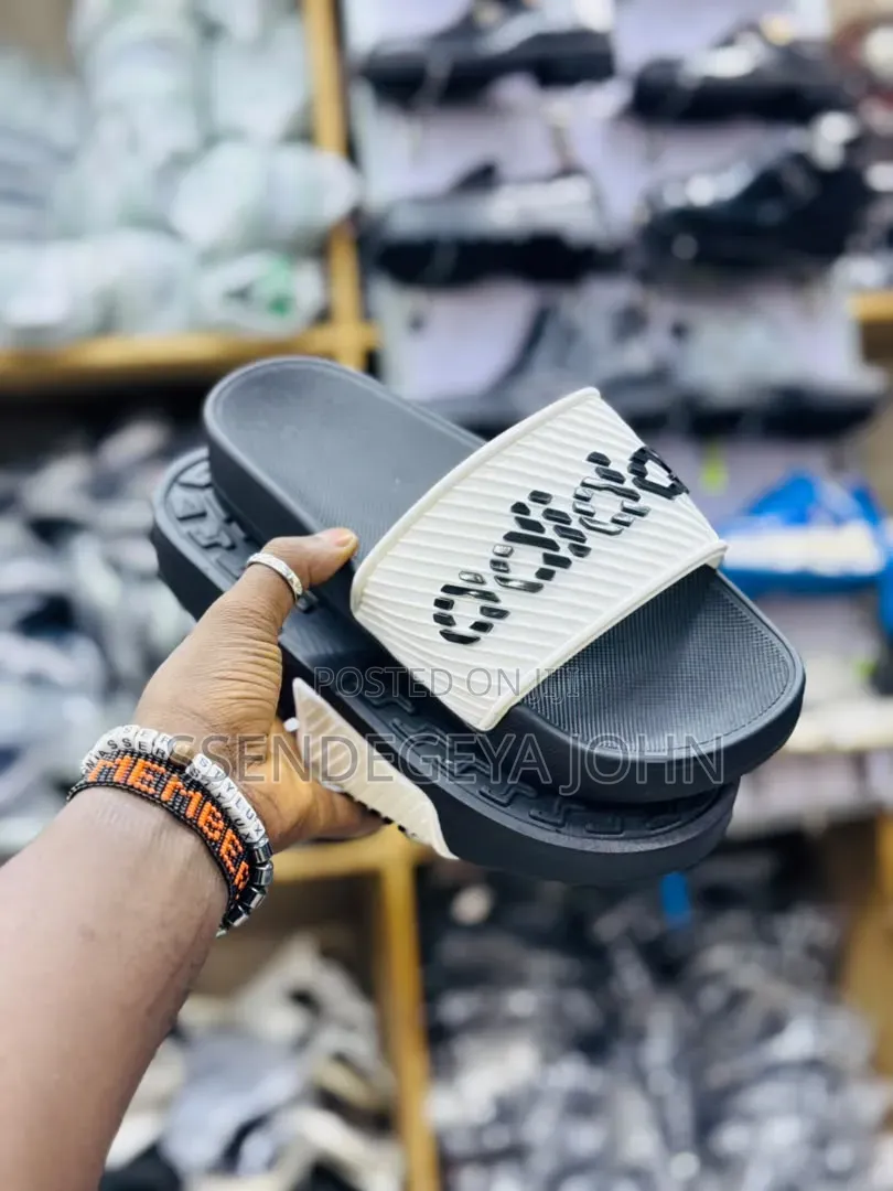 Givenchy 4G Embossed Slide