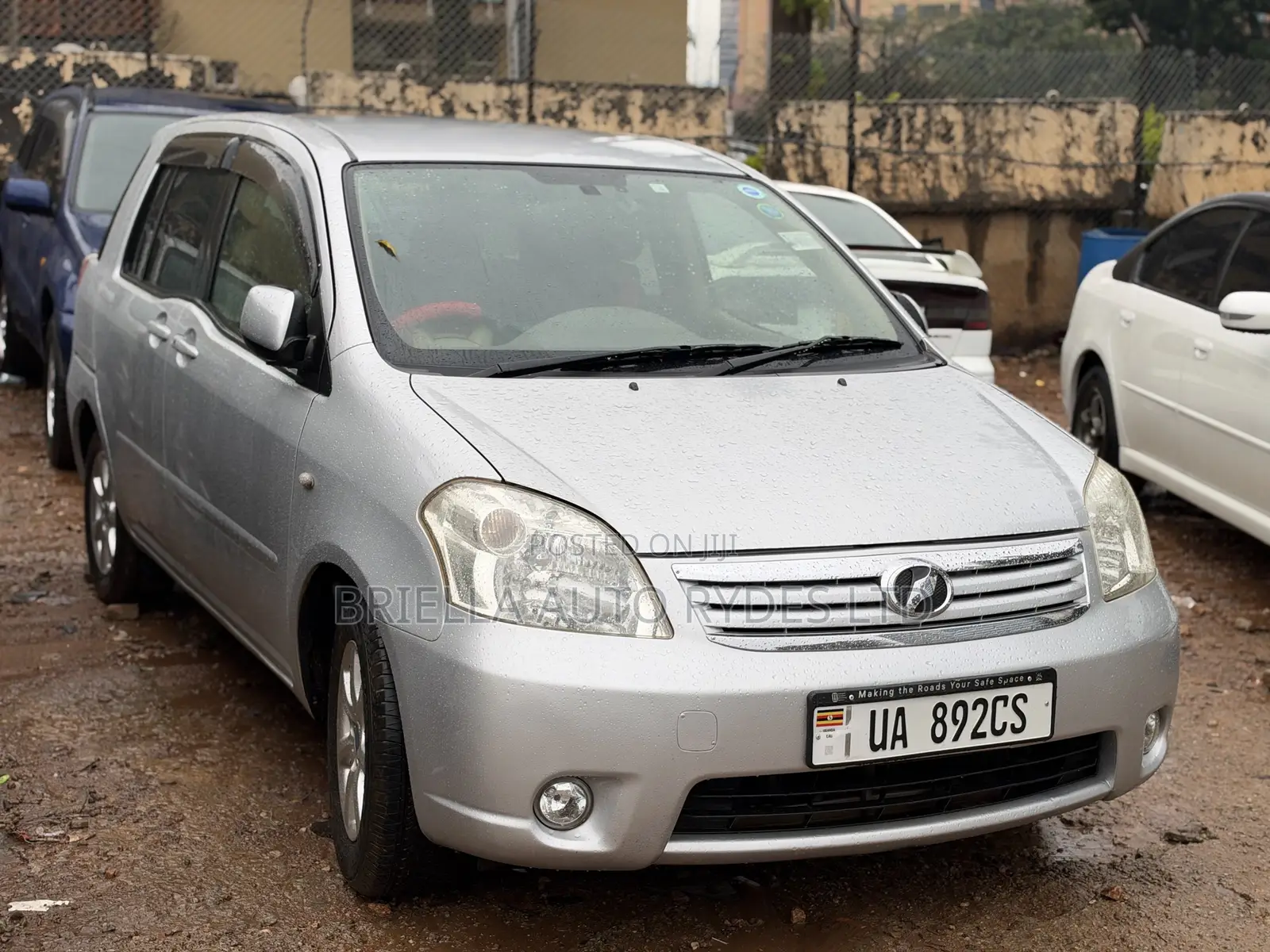 Toyota Raum 2010 Silver