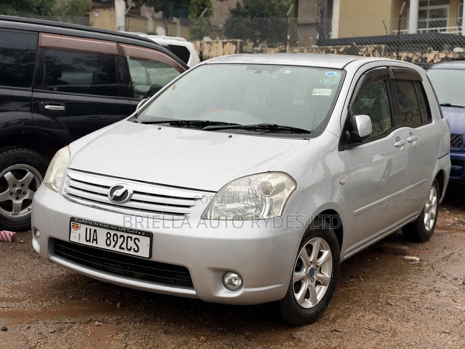 Toyota Raum 2010 Silver