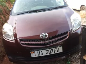 Toyota Passo Sette 1.5 AWD 2012 Maroon