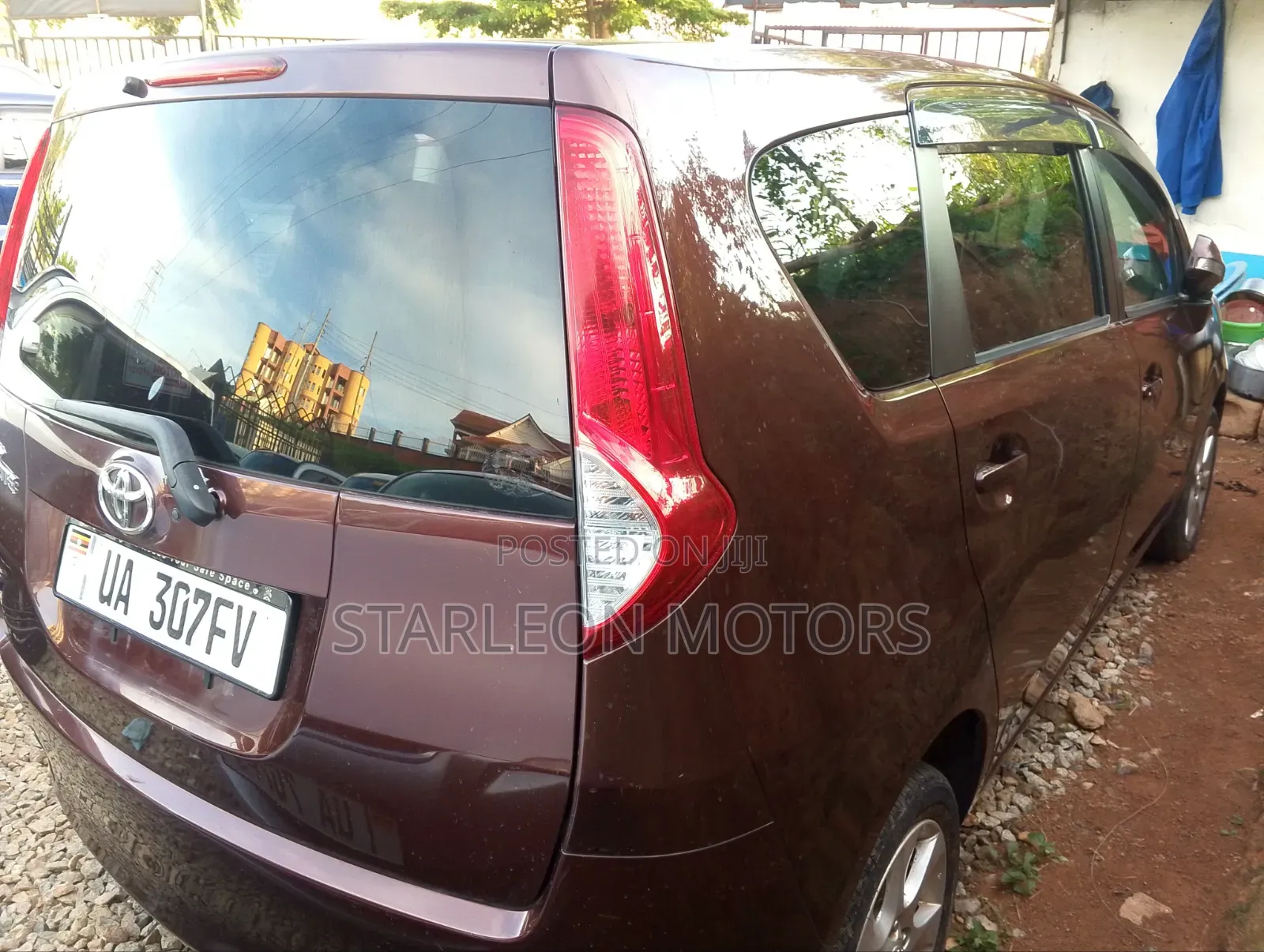 Toyota Passo Sette 1.5 AWD 2012 Maroon