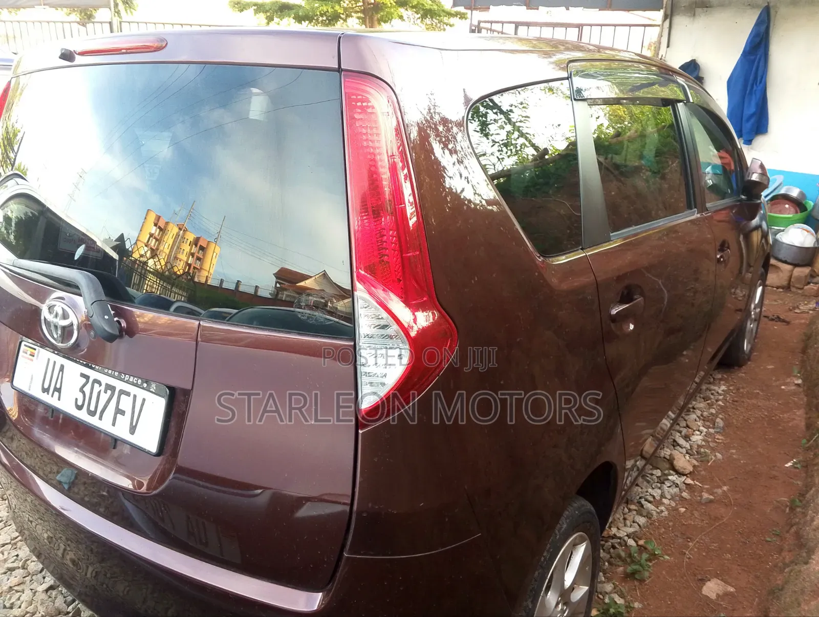 Toyota Passo Sette 1.5 AWD 2012 Maroon