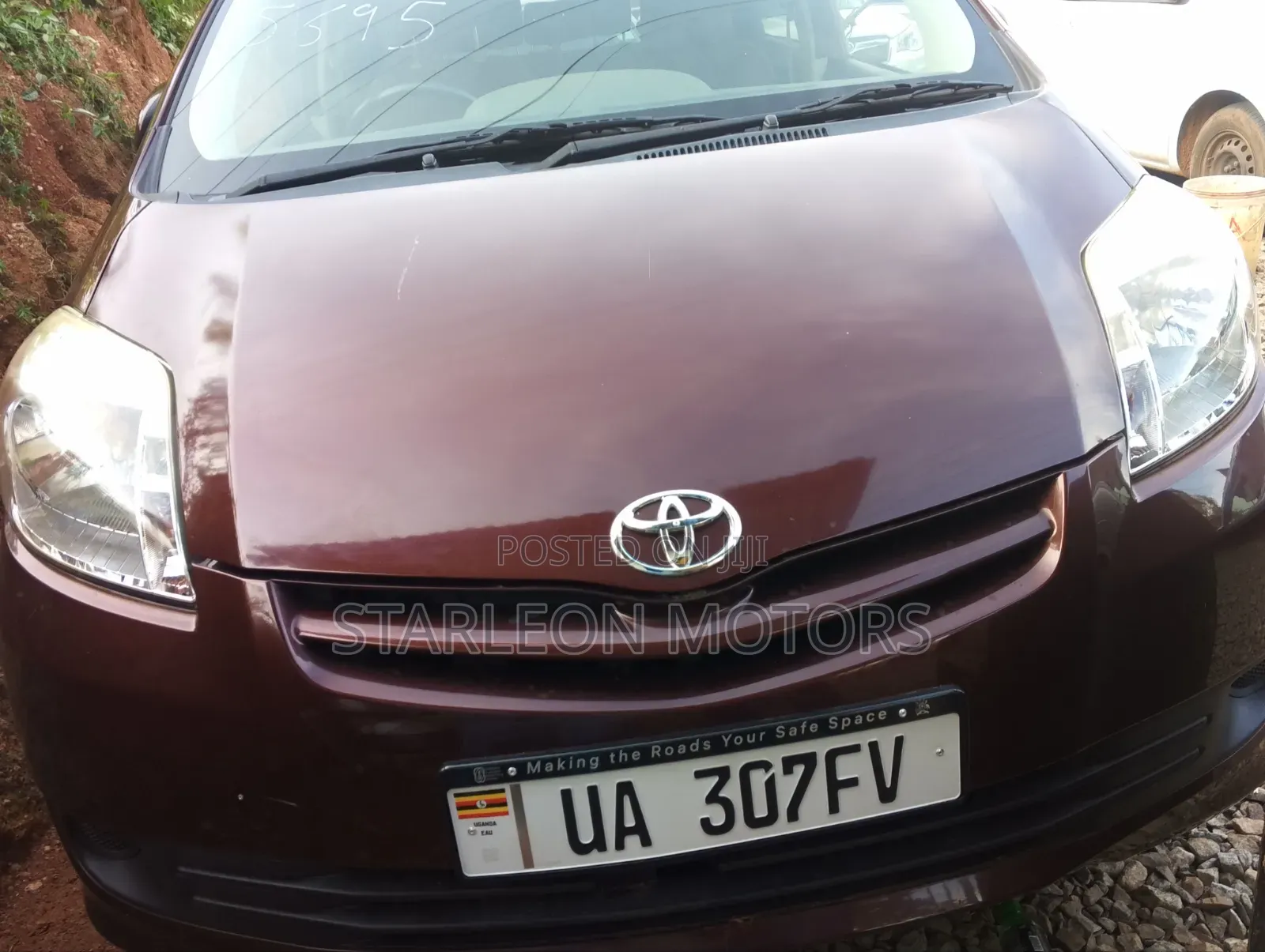 Toyota Passo Sette 1.5 AWD 2012 Maroon