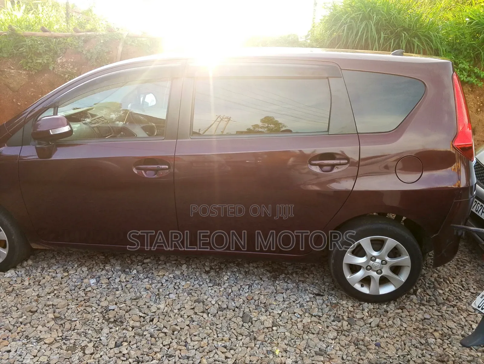 Toyota Passo Sette 1.5 AWD 2012 Maroon