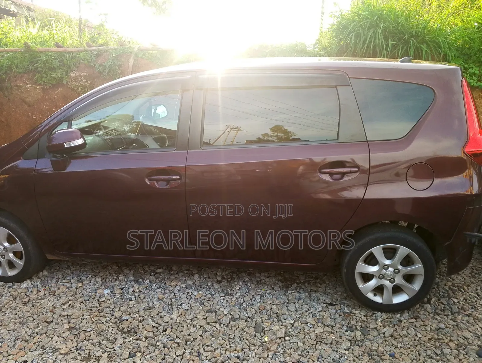 Toyota Passo Sette 1.5 AWD 2012 Maroon