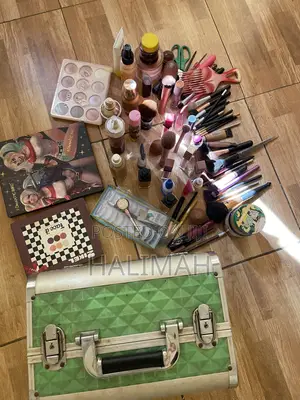 Professional Beauty & SFX (Special Effects) Makeup Kit + GreenHardCase