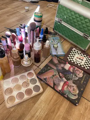 Professional Beauty & SFX (Special Effects) Makeup Kit + GreenHardCase