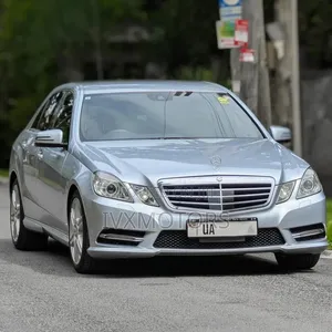 Mercedes-Benz E300 2013 Silver