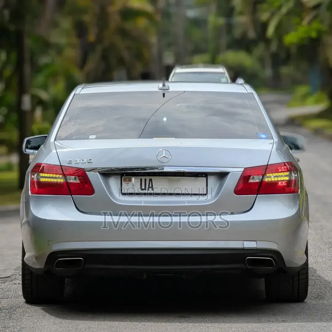 Mercedes-Benz E300 2013 Silver