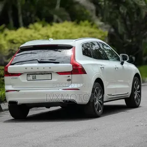 Volvo XC60 T5 Momentum AWD 2018 White