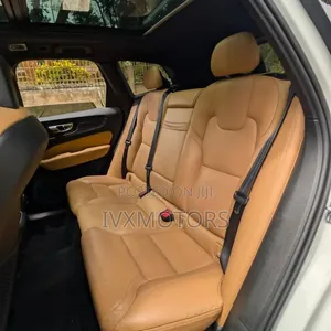 Volvo XC60 T5 Momentum AWD 2018 White