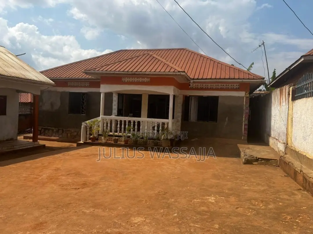 3bdrm House in Kira for sale