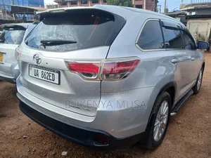 Toyota Kluger 2018 Silver