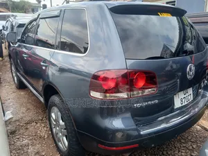 Volkswagen Touareg 2010 Gray