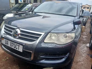 Volkswagen Touareg 2010 Gray