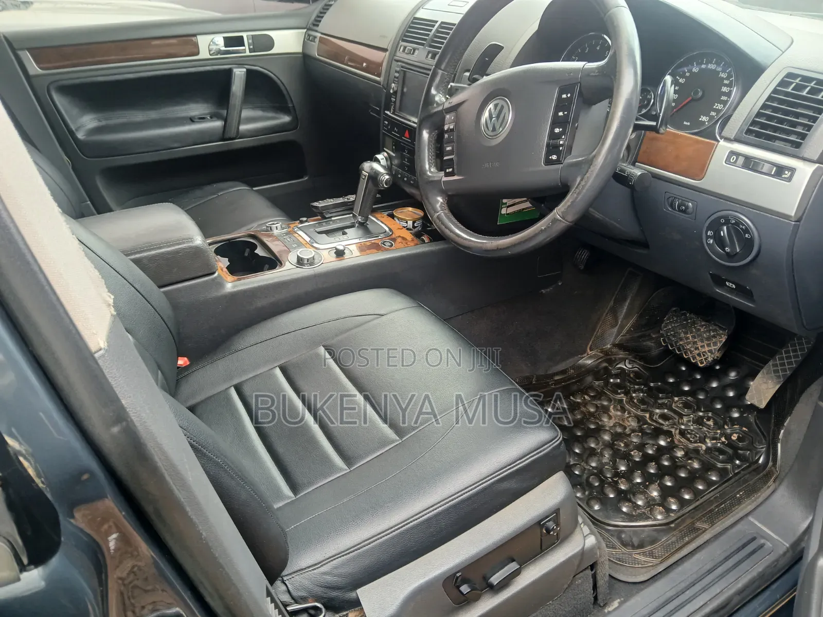 Volkswagen Touareg 2010 Gray