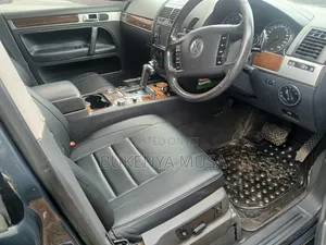 Volkswagen Touareg 2010 Gray