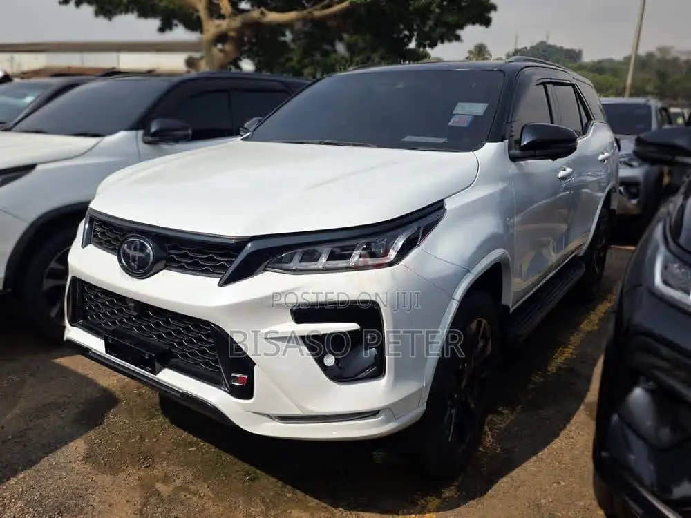 Toyota Fortuner 2.8 D AWD 2024 White