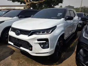 Toyota Fortuner 2.8 D AWD 2024 White