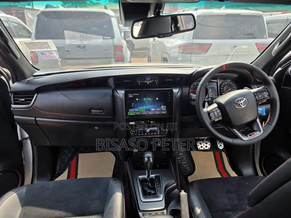 Toyota Fortuner 2.8 D AWD 2024 White