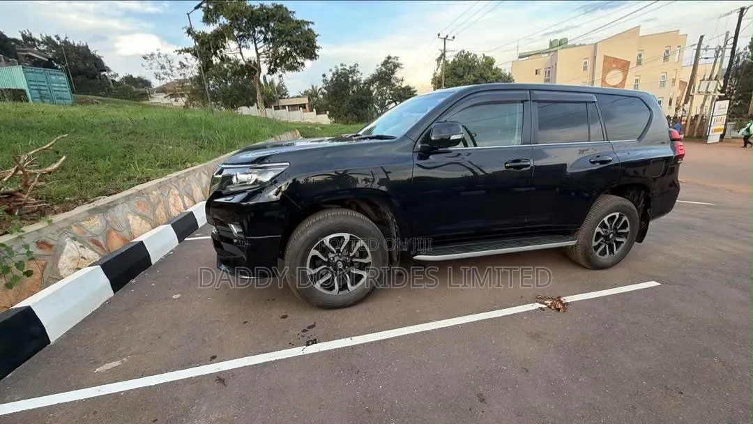 Toyota Land Cruiser Prado 2018 Black