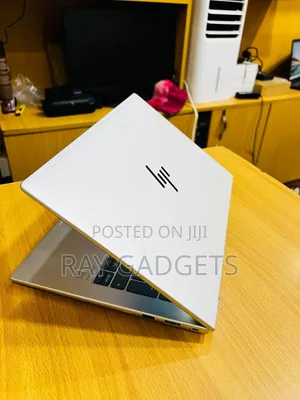 New Laptop HP EliteBook 645 G10 8GB AMD Ryzen 7 SSD 512GB