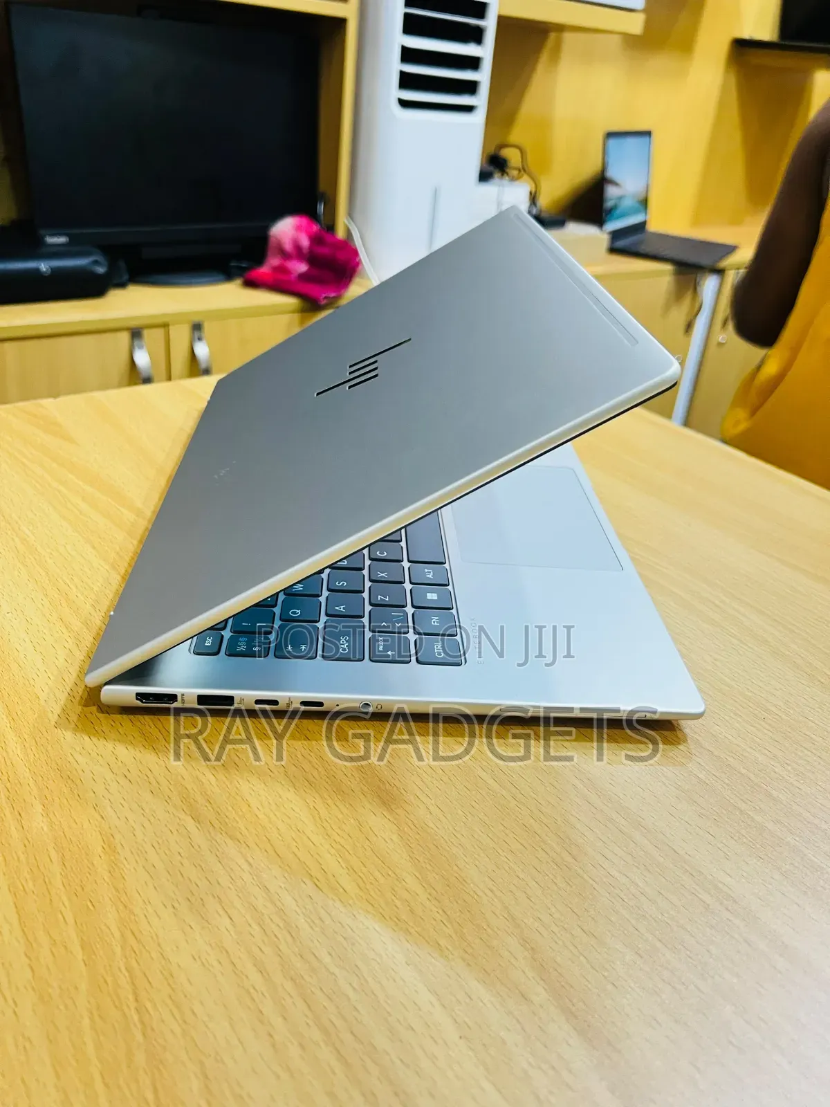 New Laptop HP EliteBook 645 G10 8GB AMD Ryzen 7 SSD 512GB