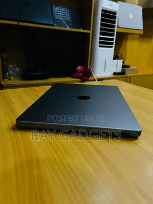New Laptop Apple MacBook Pro 2021 M1 16GB Apple M1 Pro SSD 512GB