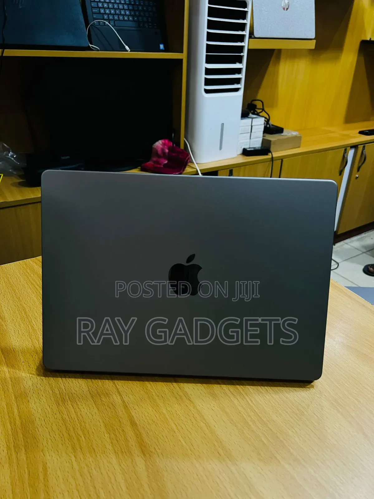New Laptop Apple MacBook Pro 2021 M1 16GB Apple M1 Pro SSD 512GB