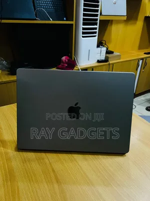 New Laptop Apple MacBook Pro 2021 M1 16GB Apple M1 Pro SSD 512GB