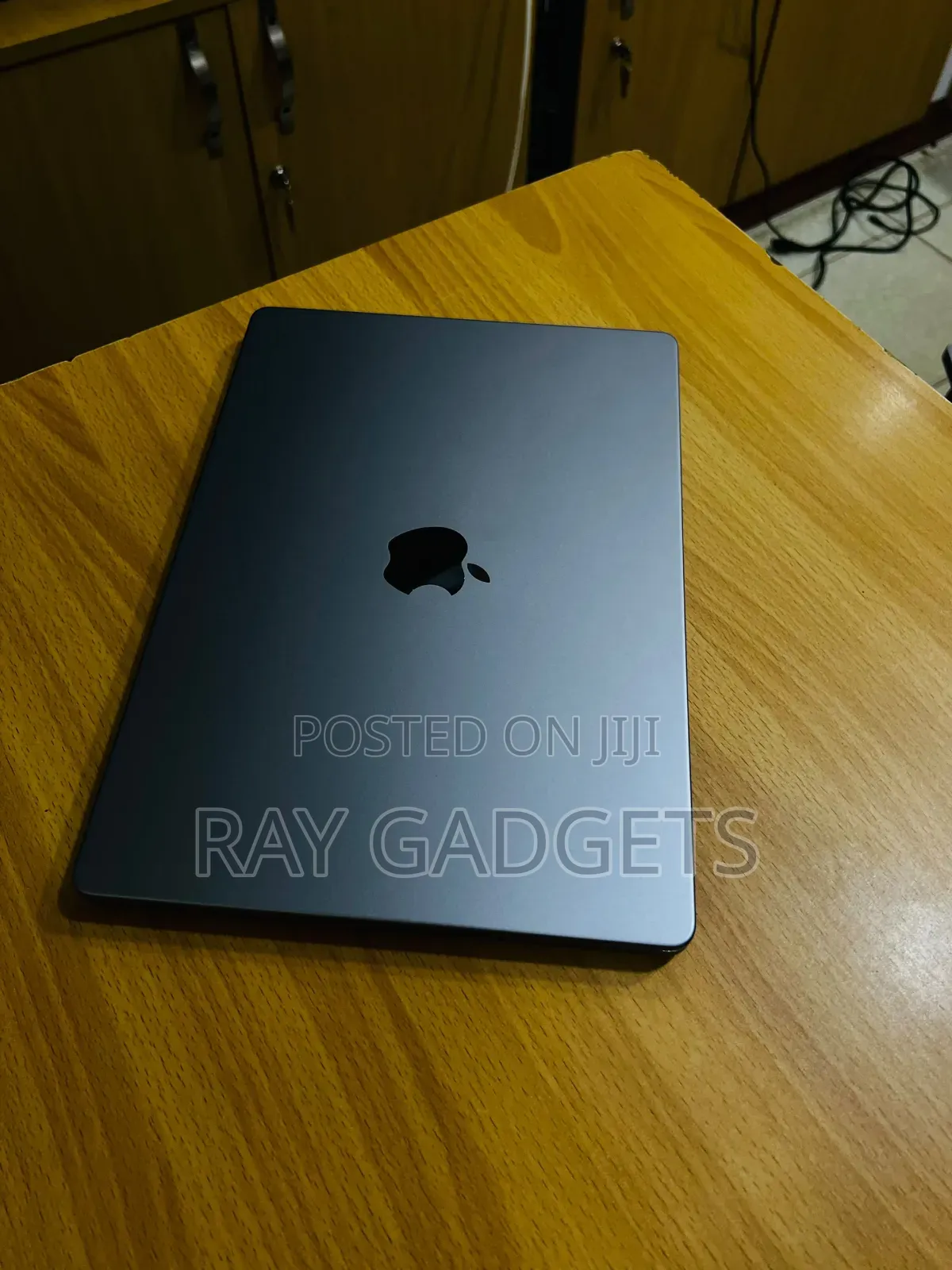 New Laptop Apple MacBook Pro 2021 M1 16GB Apple M1 Pro SSD 512GB