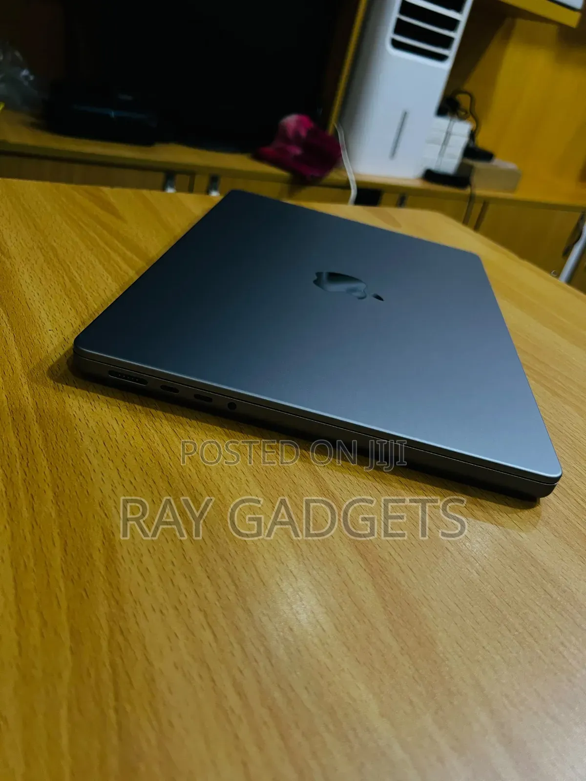 New Laptop Apple MacBook Pro 2021 M1 16GB Apple M1 Pro SSD 512GB